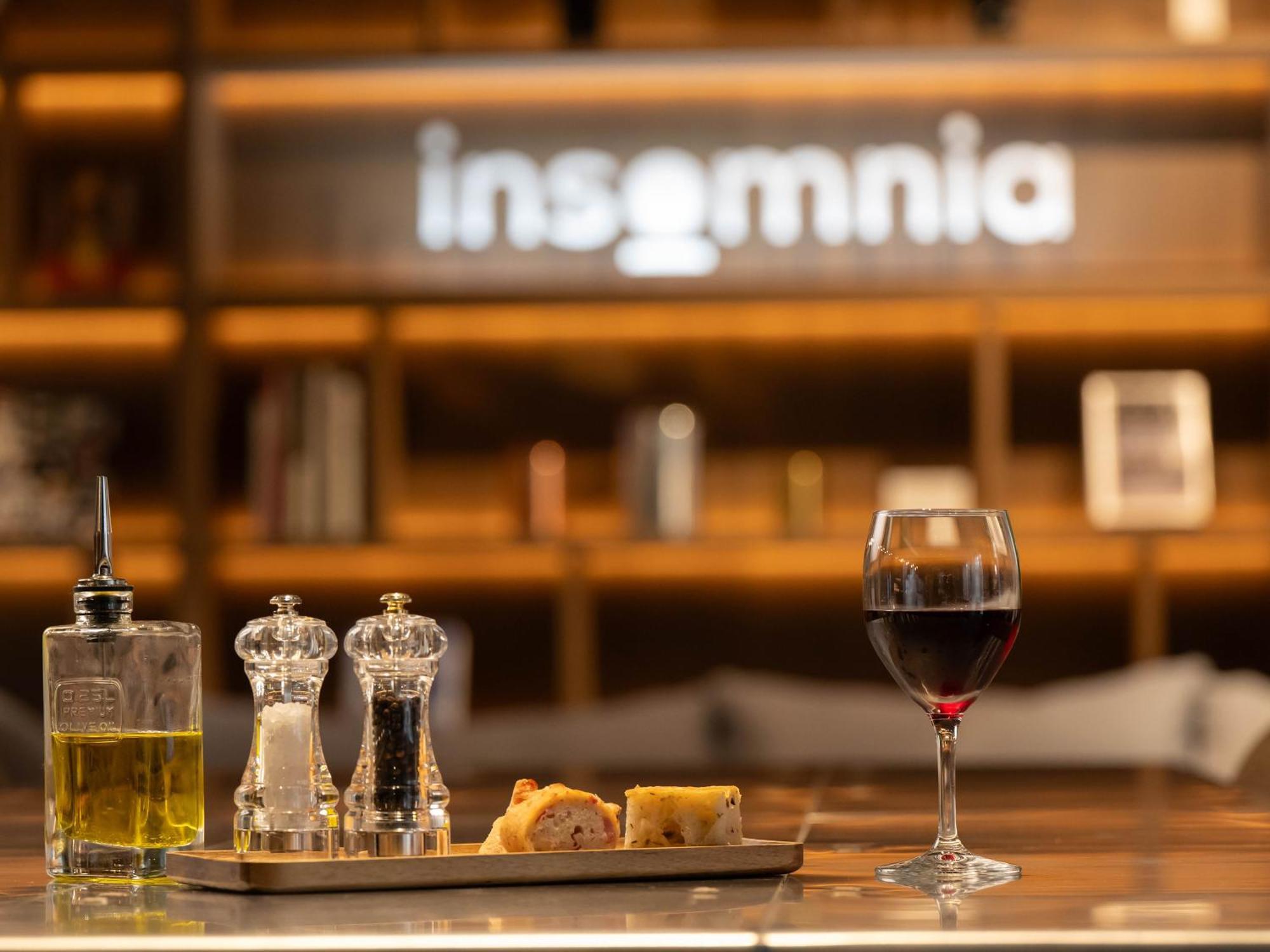 Hotel Insomnia Kyoto Oike Zewnętrze zdjęcie