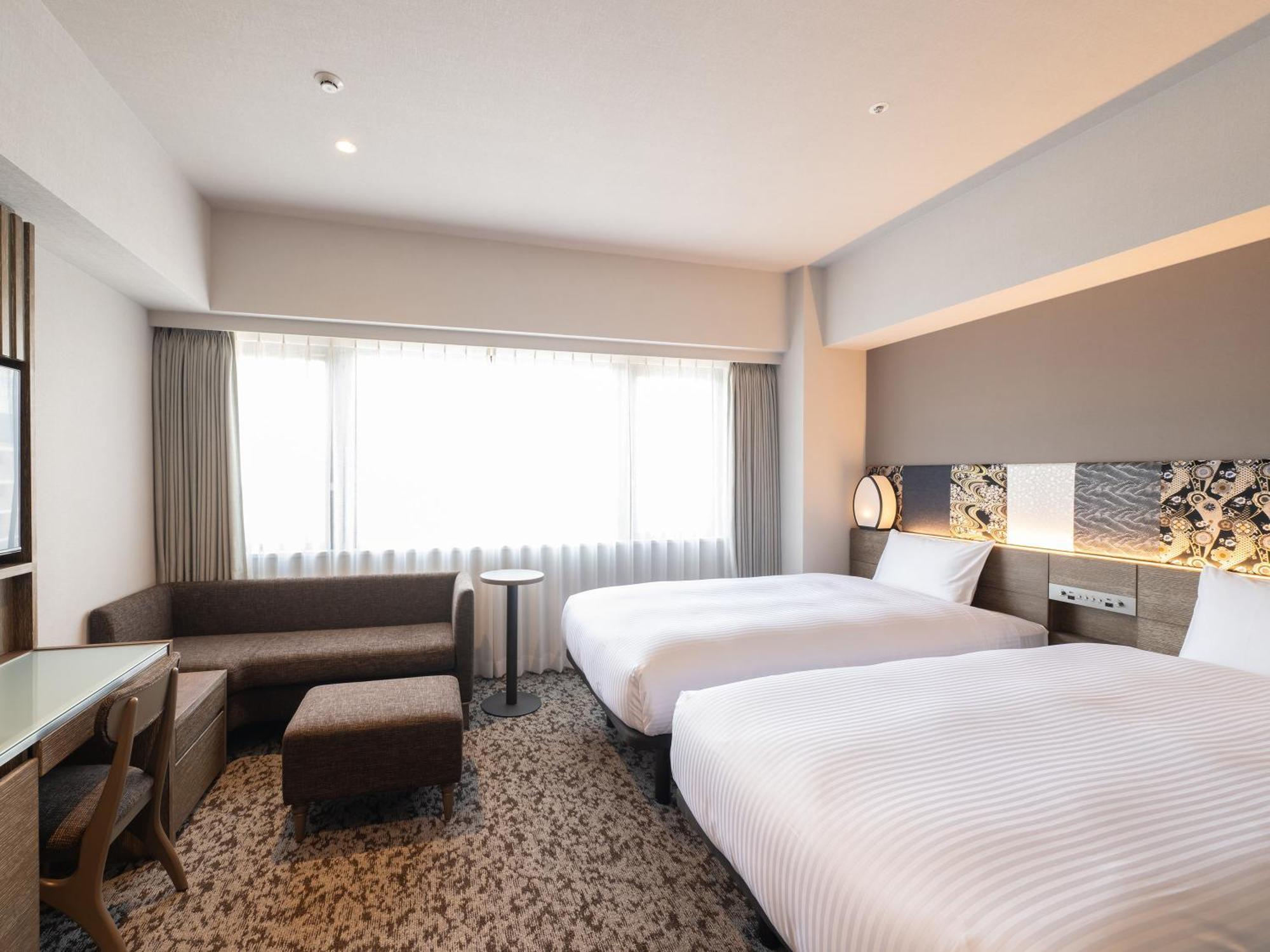 Hotel Insomnia Kyoto Oike Zewnętrze zdjęcie